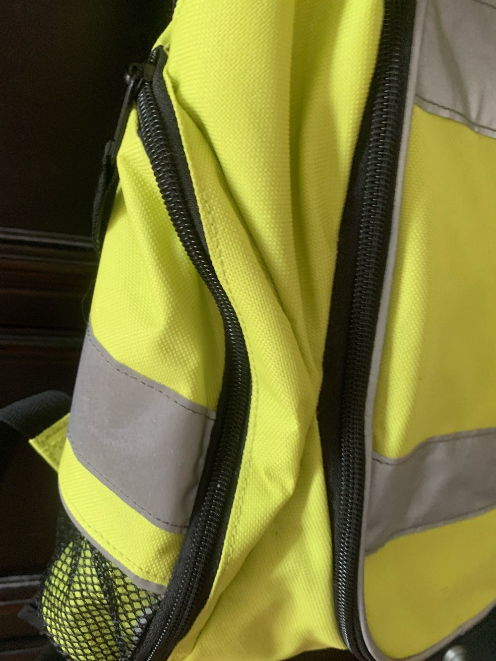 High-Visibility Yellow Men’s Safety Backpack with Reflective Stripes - Picture 4 of 4